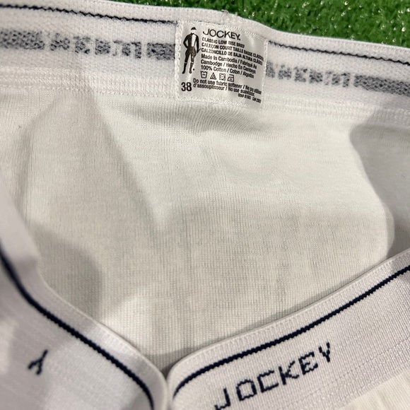 🩲 NEW! SIZE 38 JOCKEY WHITE COTTON BRIEFS - Picture 2 of 3
